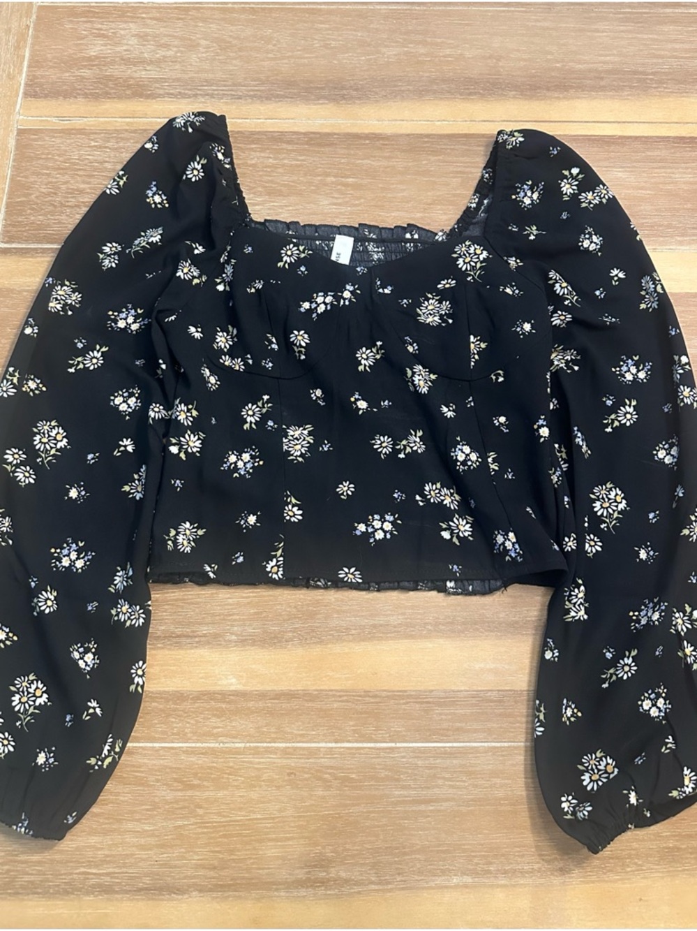Commense Black Floral Square-Neck Puff Sleeve Crop Top